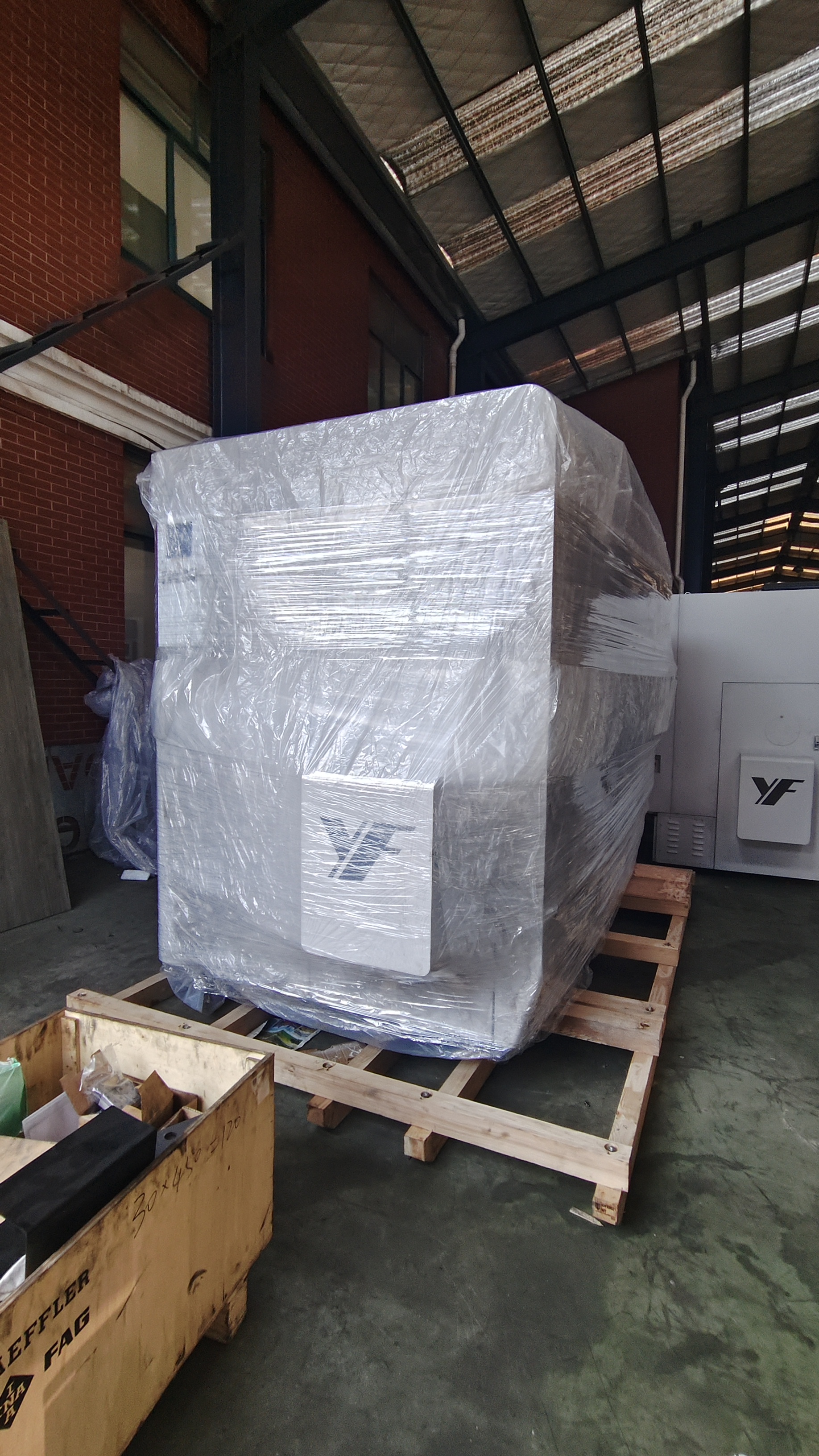 Máquina YONGFA protegida y envuelta antes del embalaje de exportación